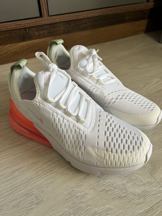 Нови маратонки Nike air max 270