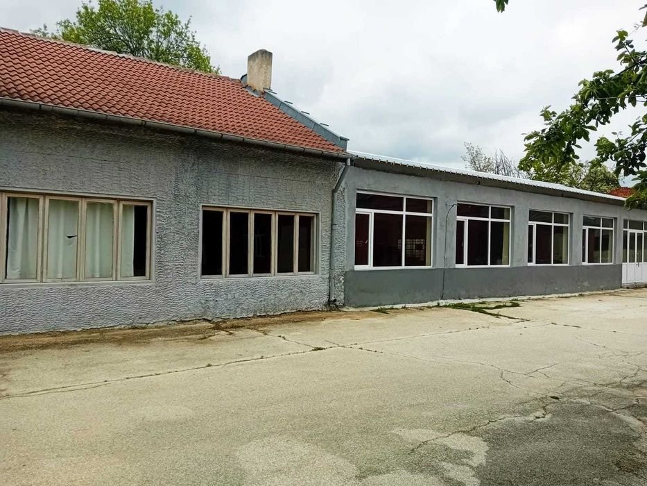 Дава се под наем Промишлена сграда в Дулово - 300 кв.м за 510 € - Снимка #5