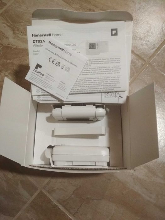 Продавам безжичен стаен програматор Honeywell .