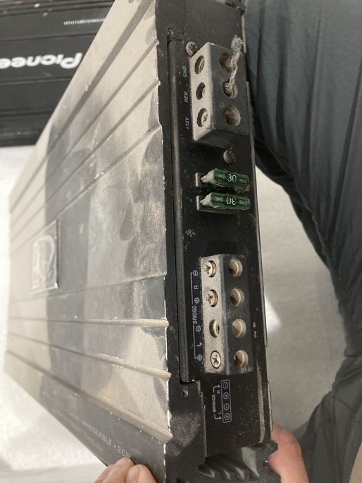 Усилитель сатылады! Багасы келисим бойынша