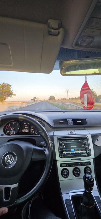 VOLKSWAGEN Passat 2010 — imagine 3