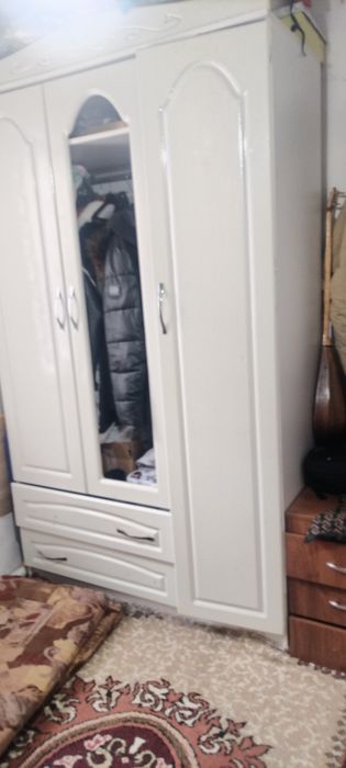 Продам шифоньер срочно