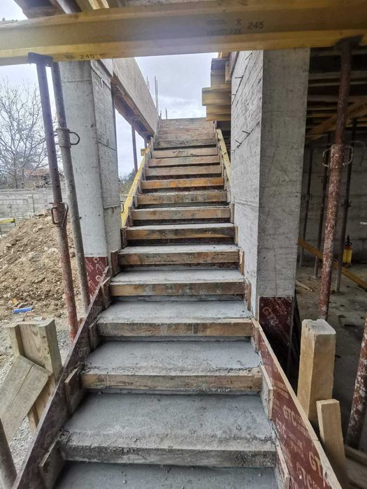 Продава се Къща в Варна, Център - 300 кв.м за 1667 €/кв.м - Снимка #4