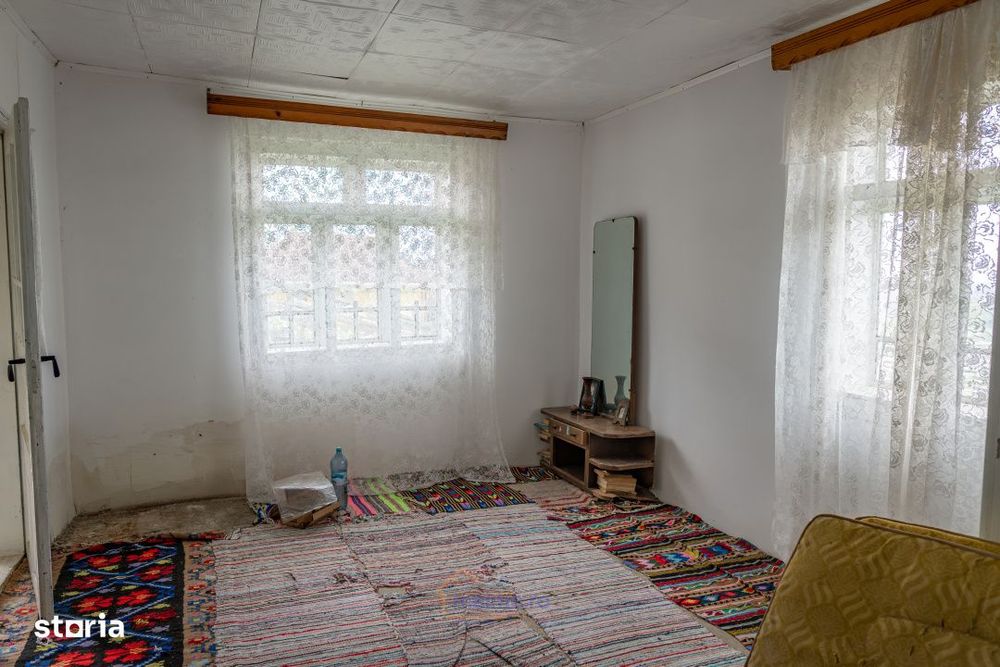 Casa din chirpici, bucatarie de vara si 1.34 ha de teren, Ardeoani