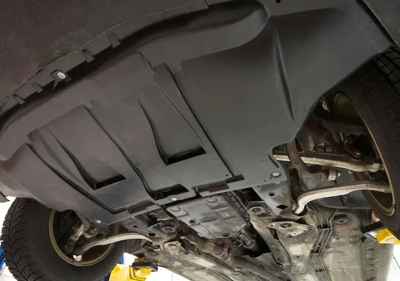 Пластмасова кора под двигател скорости AUDI A4 B5 1994г - 2001г