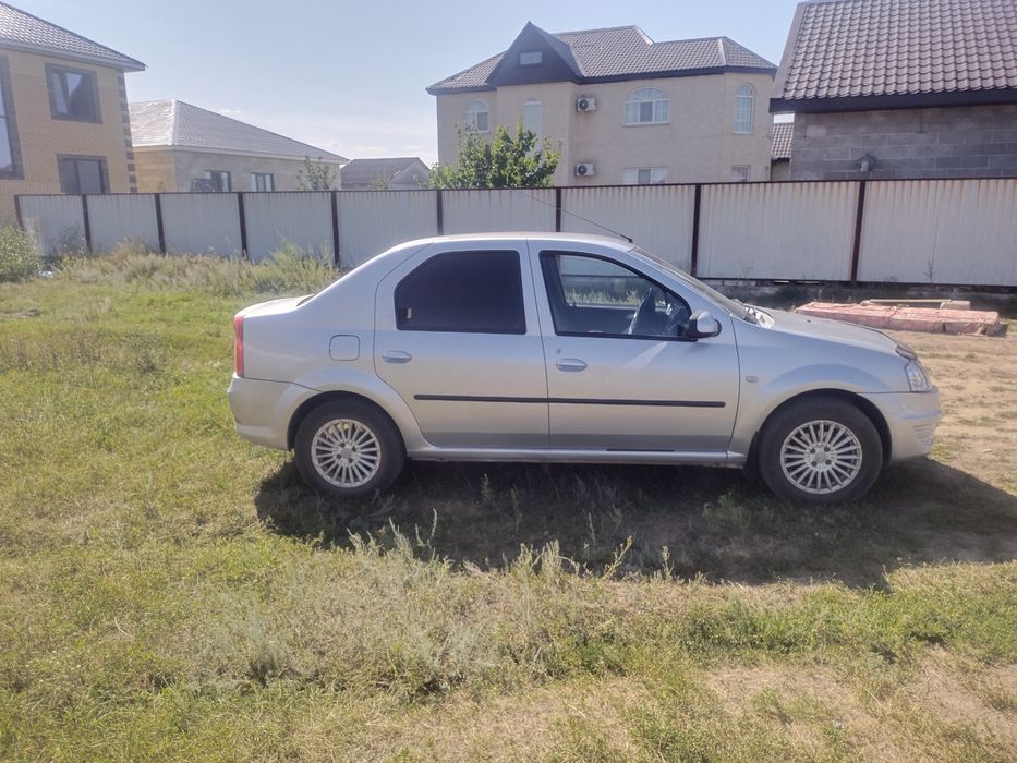 Автомобиль Рено Логан 1,2014г.в.продам