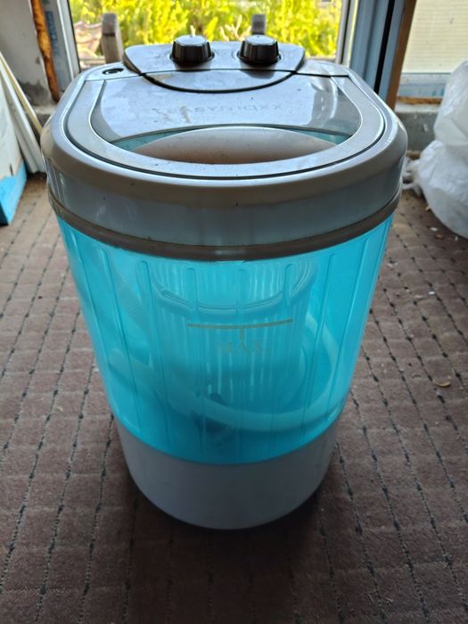 Vând mașină de spălat rufe pentru camping easymaxx!