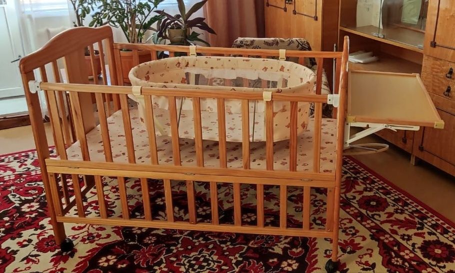 Продам кроватку для новорожденных