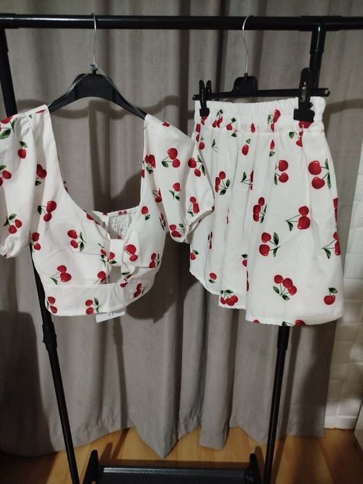 Дамски комплект в черно, жълто, синьо,бежаво