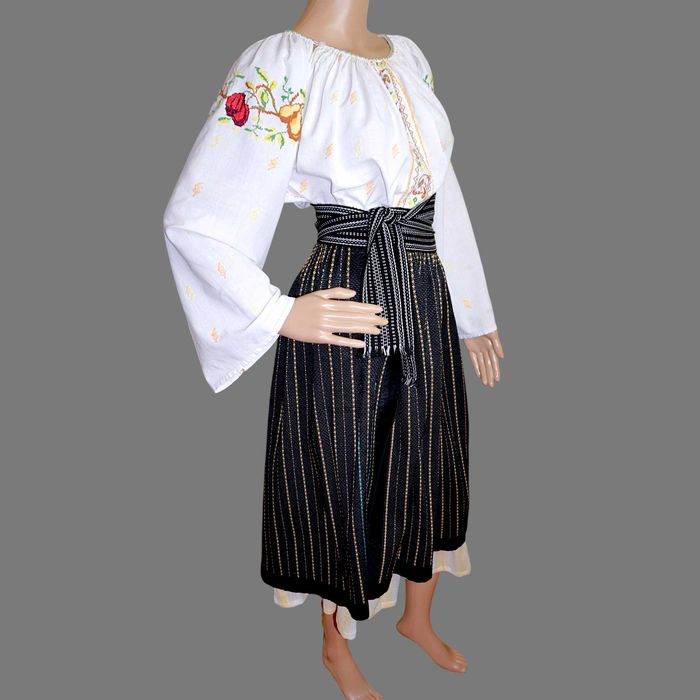 Costum popular autentic, vechi , oltenesc cu valnic masura M-L
