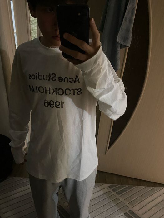 Лонгслив акне студио