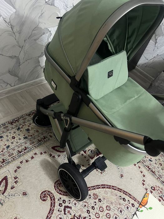 Детская коляска фирмы KIDILO