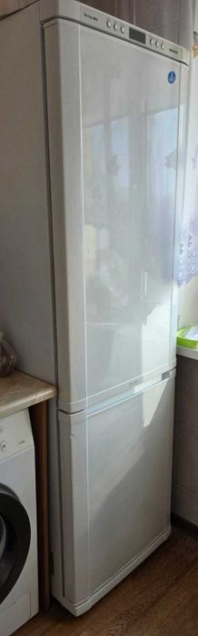 холодильник Samsung