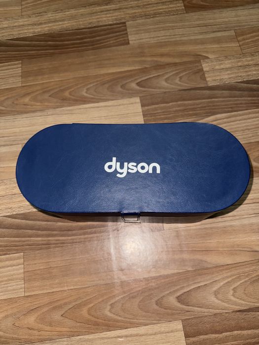 СРОЧНО продаю фен Dyson
