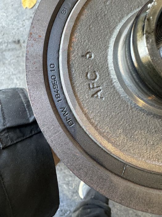 Демпферна шайба бмв ф10 ф11 520д б47б20 bmw f10 f11 520d b47b20a