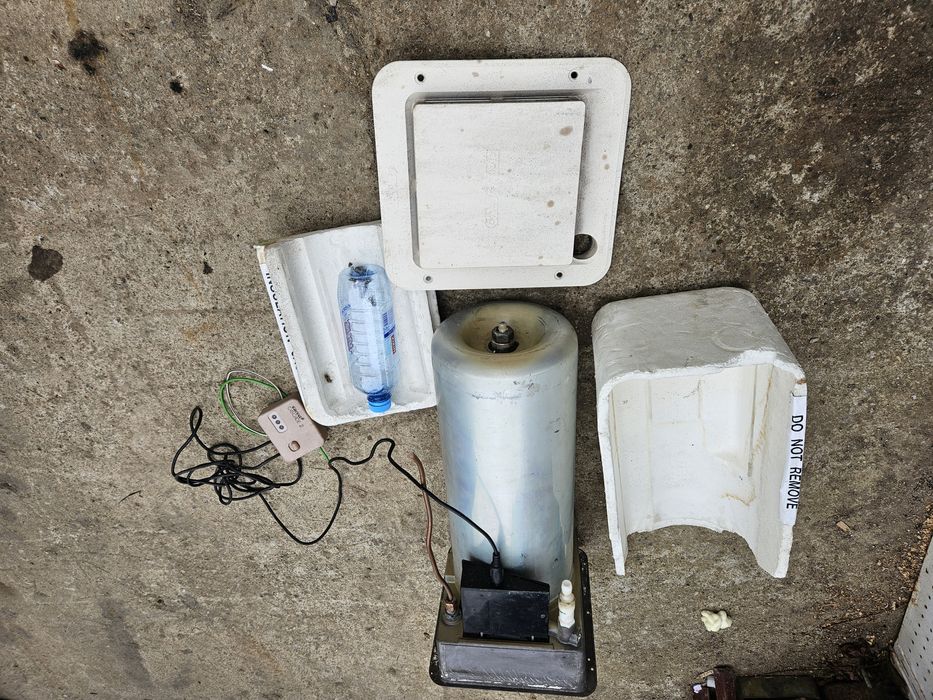 Boiler pt apa calda pe gaz original dedicat rulota camper kit complet