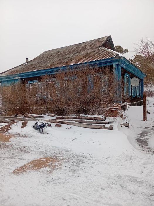 **Срочно продаётся дом с большим участком**