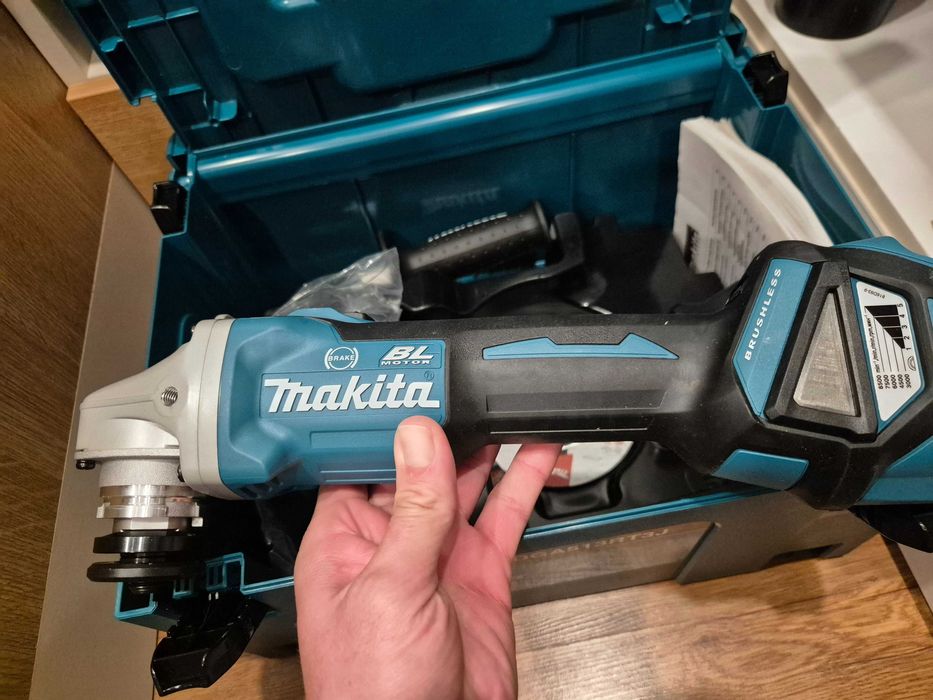 Акумулаторен безчетков ъглошлайф флек Макита Makita DGA513 с макпак 3 Makpac 3 (чисто нов)