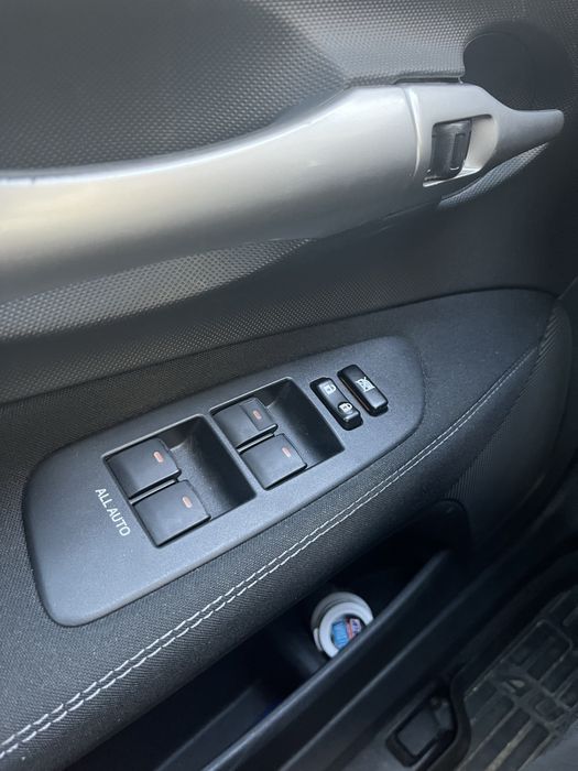 Toyota Auris 1.6 Valvematic, 2012, automată cu padele – 63.977 km