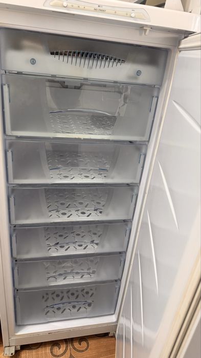Продам морозильник Бирюса