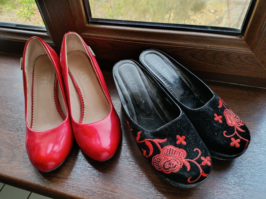 Туфлилар размер 39,40,холати яхши.Панжали оекларга жуда кулай.