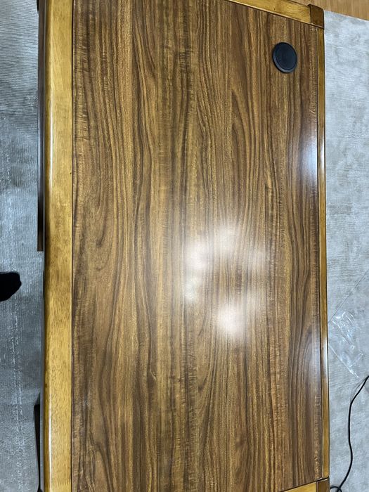 Стол чисто из дерева