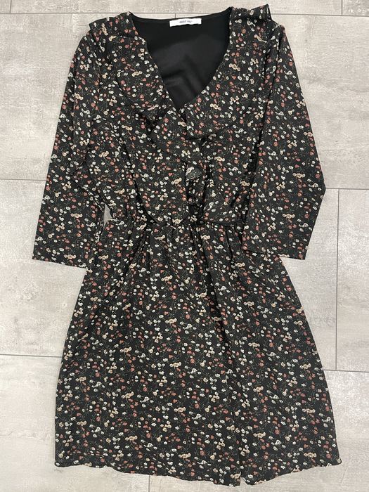 Дамски рокли различни видове XS