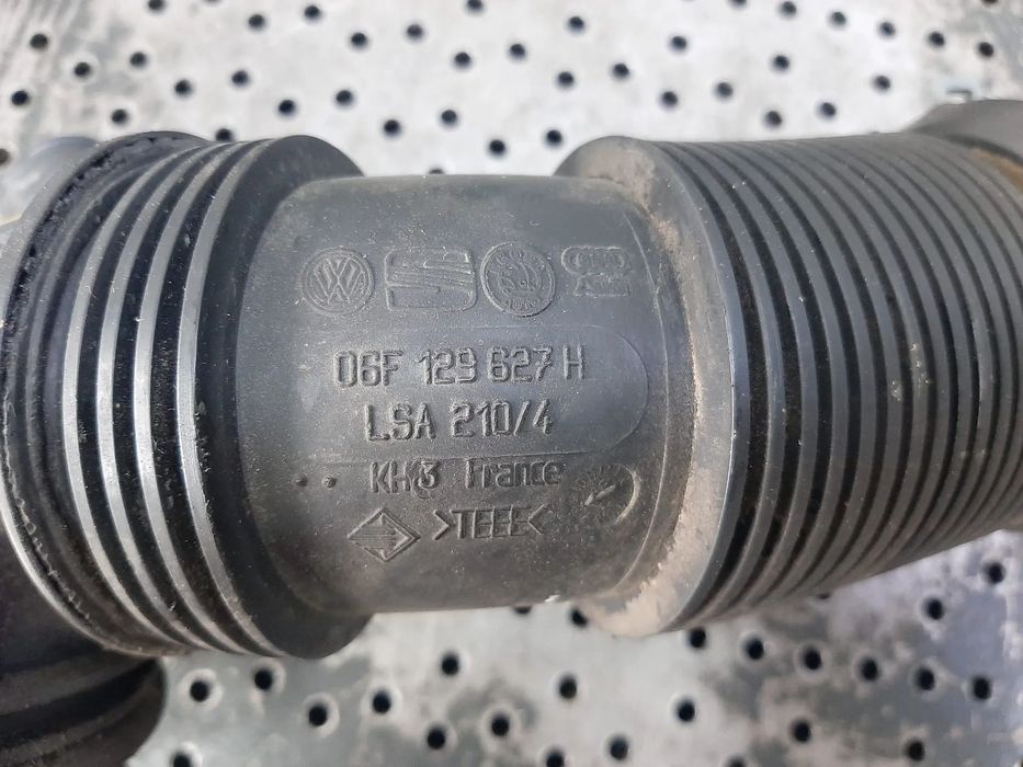 tubulatura admisie  2.0 tfsi bwj  skoda octavia 2 golf 5 audi a3 8p  06f129627h