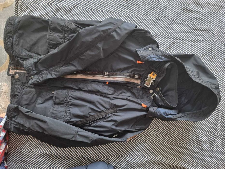 Продается куртка ветровка