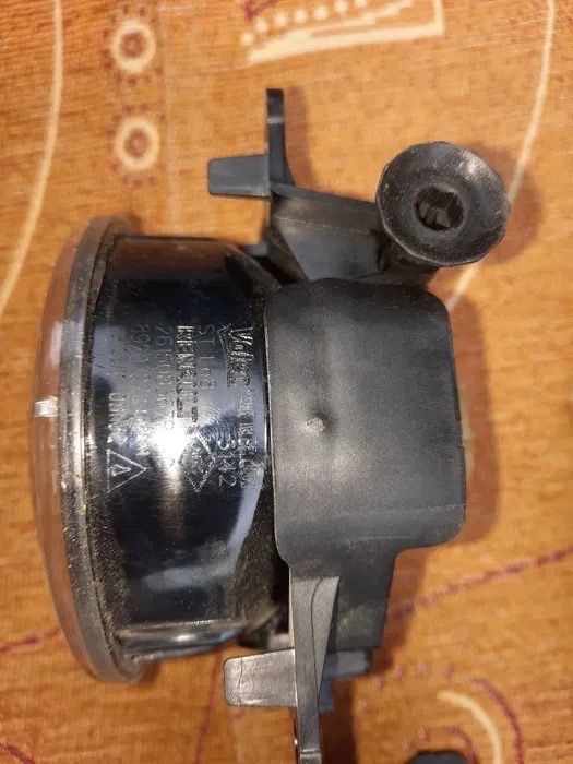 Proiector ceata Logan Facelift