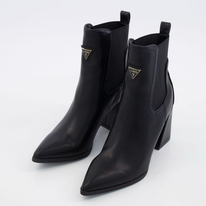 Оригинални боти Guess