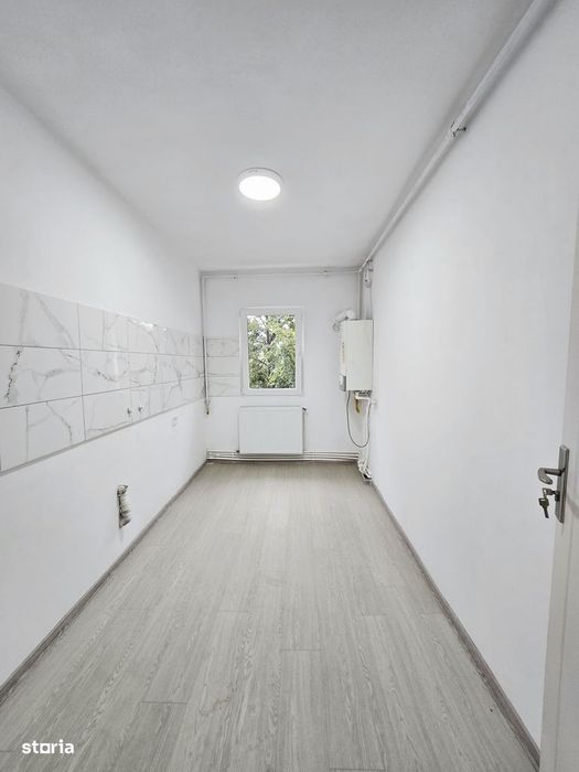 Apartament cu 2 camere decomandat Nicolina-Pizza Nico, Renovat, Etaj 2
