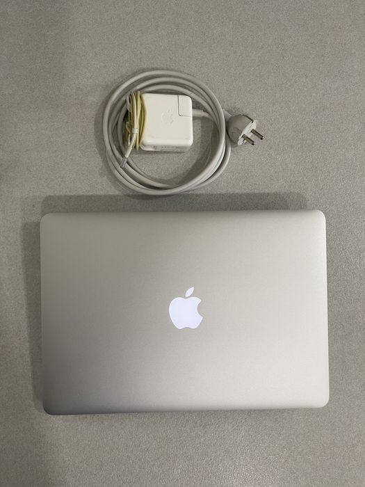 MacBook Air 13” - 8GB RAM, 256GB SSD