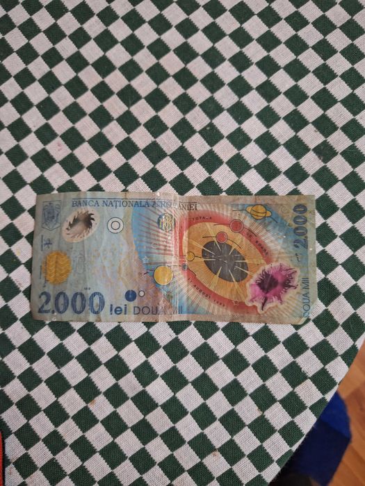 Vând  bancnotă  2000 de lei din 1999 cu eclipsa de soare.