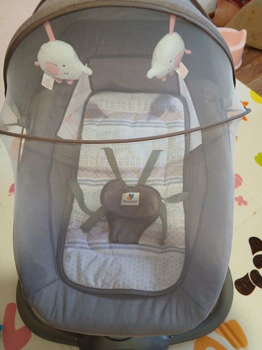 Продается шезлонг на фото