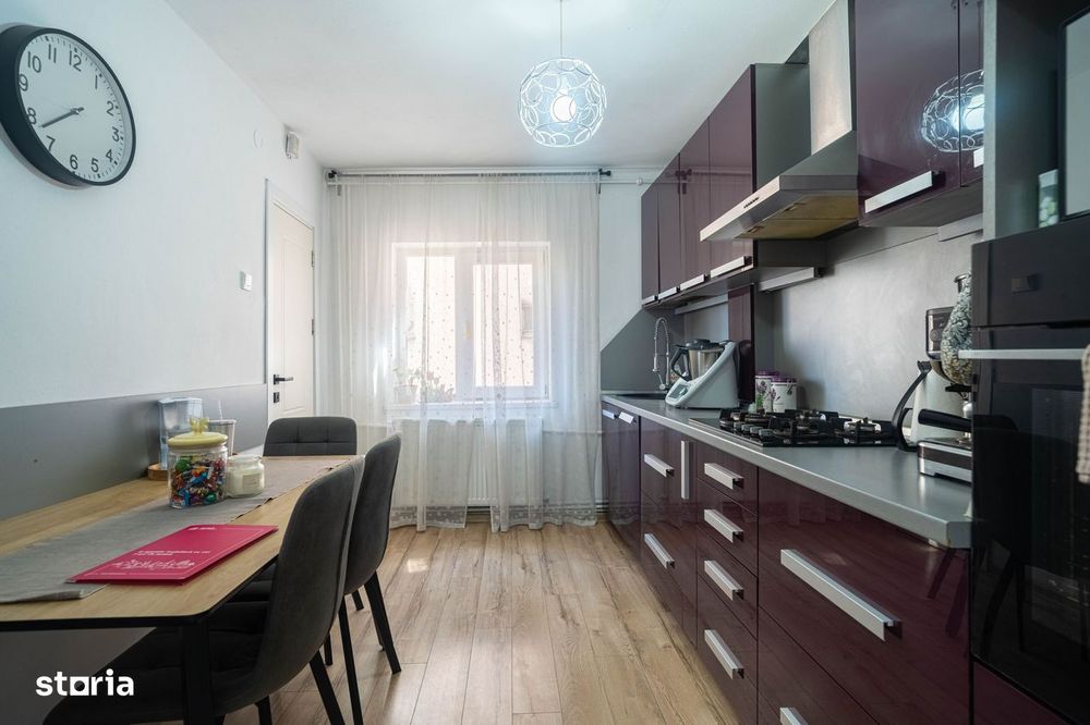 Apartament 5 camere Vlaicu – Renovat, 2 băi, centrală proprie