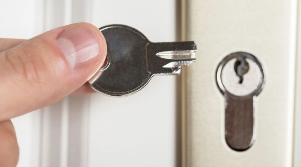 Lacatus profesionit/Locksmith 24h/Deblocari Usi non stop/Usa Bl