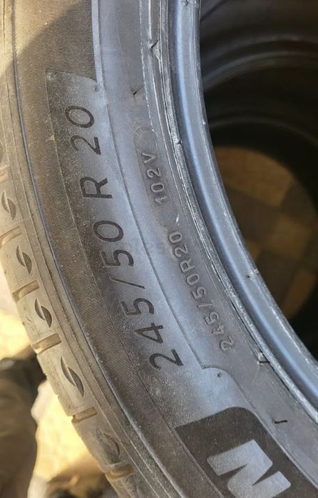 Продам шины  245 -50 - R20