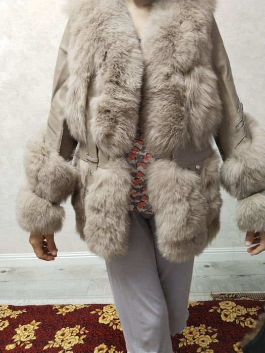 Продам пуховик новый !