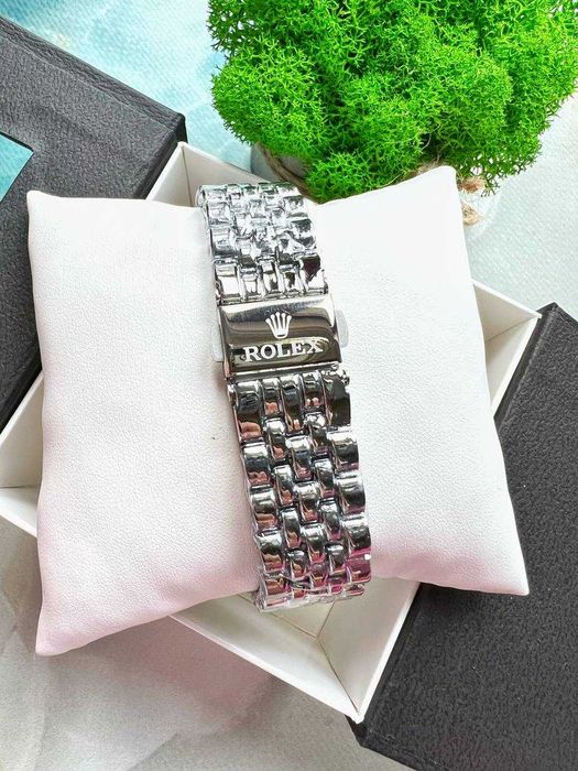 Ceas de mână damă Model 9 – Design Elegant – Cutie Cadou Inclusă