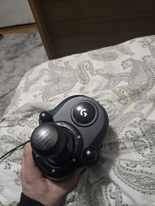 Volan, schimbator si pedale logitech