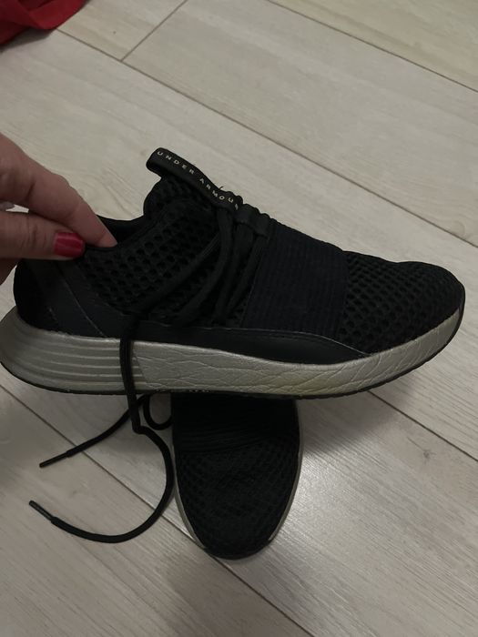 Under armour 36,5