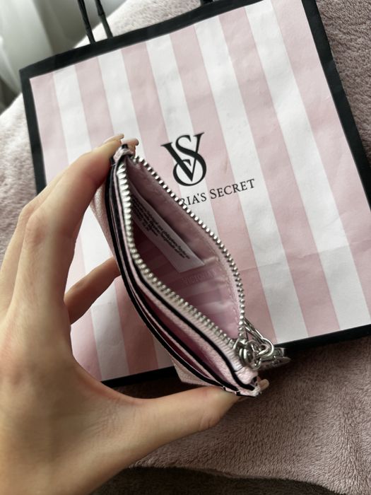 Картодържател Victoria’s Secret