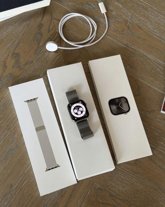 Apple Watch 10/46 Milanese Natural Titanium