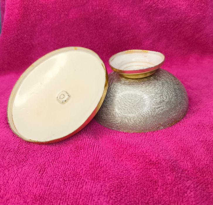 Шкатулка СССР винтаж,перламутровая пудриница.
