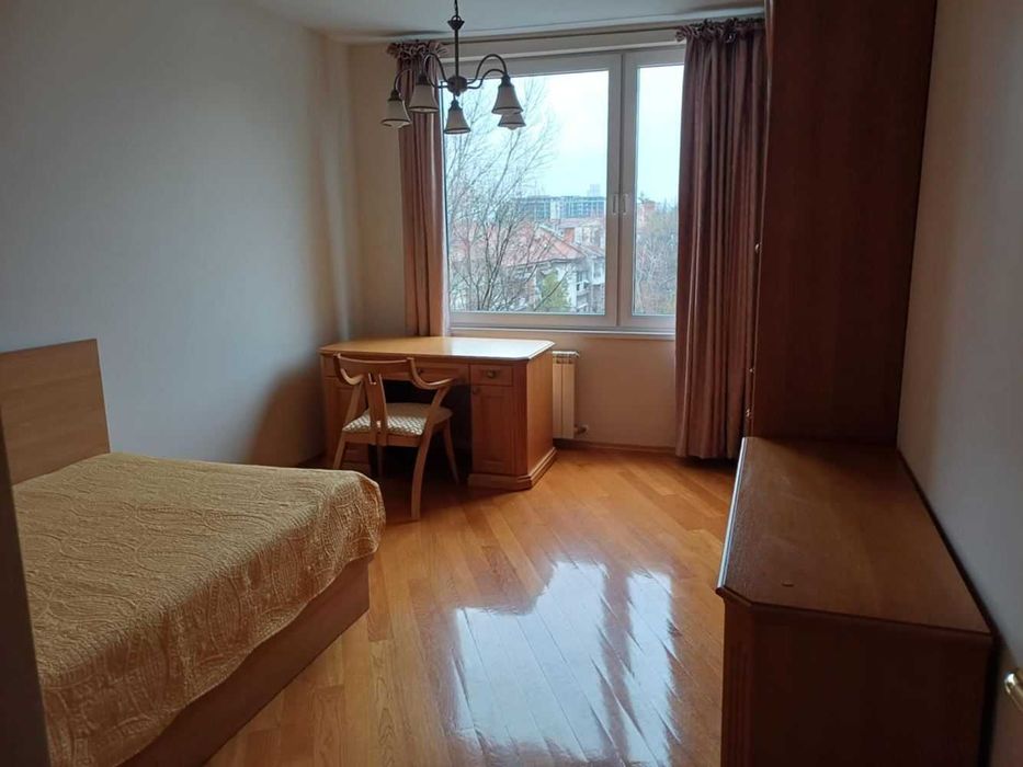 Тристаен апартамент Медицинска академия