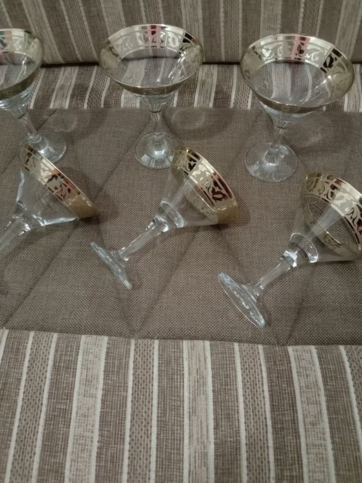 Праздничные бокалы,Комплект посуды, графин и стаканы и овощерезка