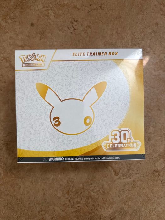 Продава няколко броя 30th Celebration Elite Trainer Box Pokemon TCG
