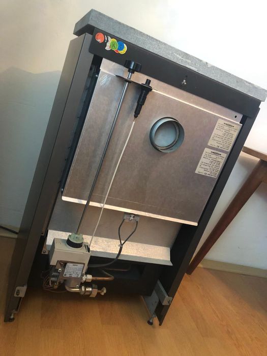 Soba semineu pe gaz apartament modern