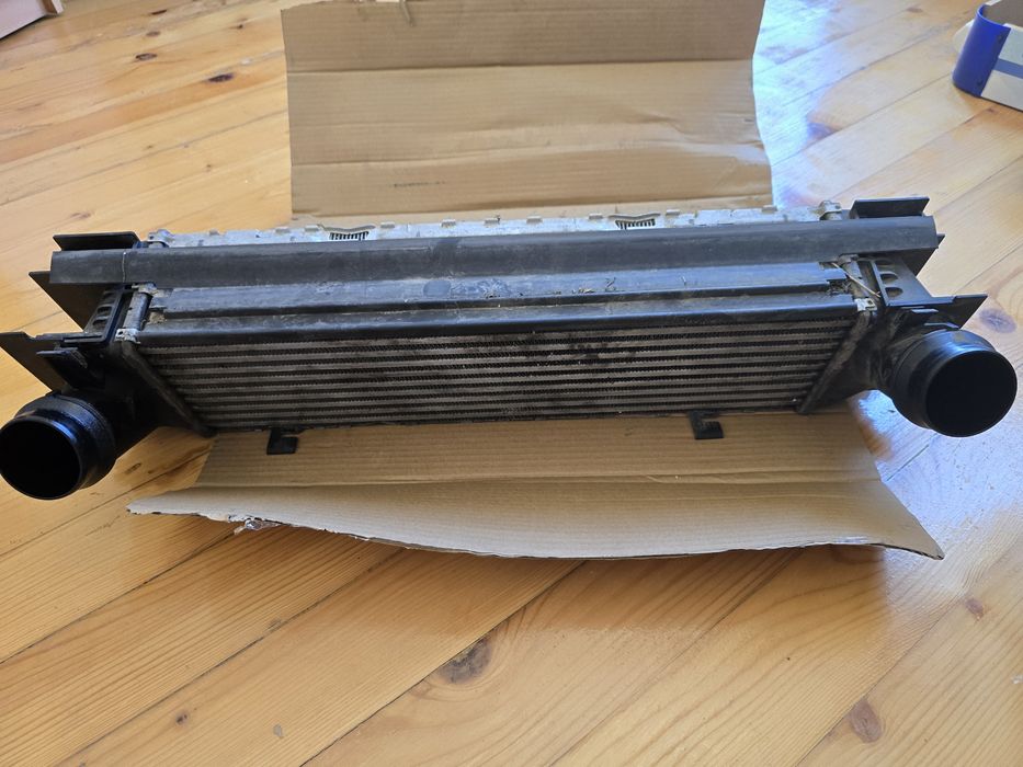 Кулер от 330d F30  intercooler